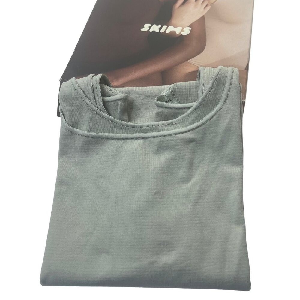 SKIMS Essential Scoop Neck Bodysuit Agave Womens XXS/XS - Picture 2 of 8